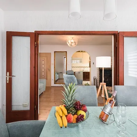 Benko J Apartamento *