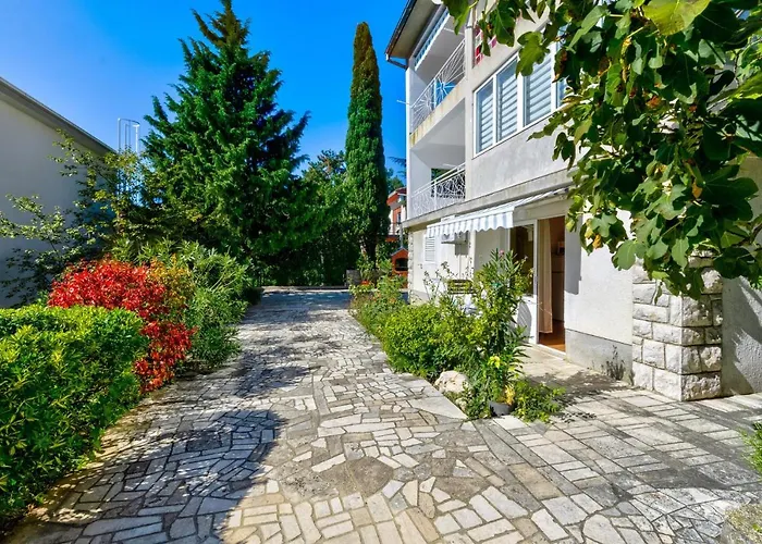 Benko J شقة تْسْغيكفانِتْسا